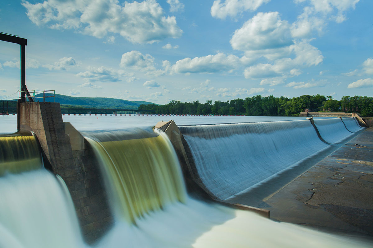 Water power station. Гидроэнергия гидроэлектростанция. Плотина Итайпу. ГЭС вода энергия. Гидроэнергия и энергия воды.